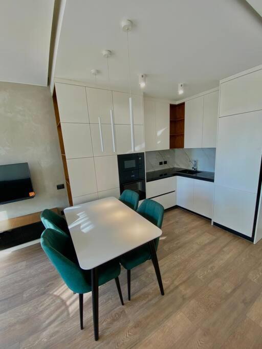 Appartement Lux 02 + Free Parking Post